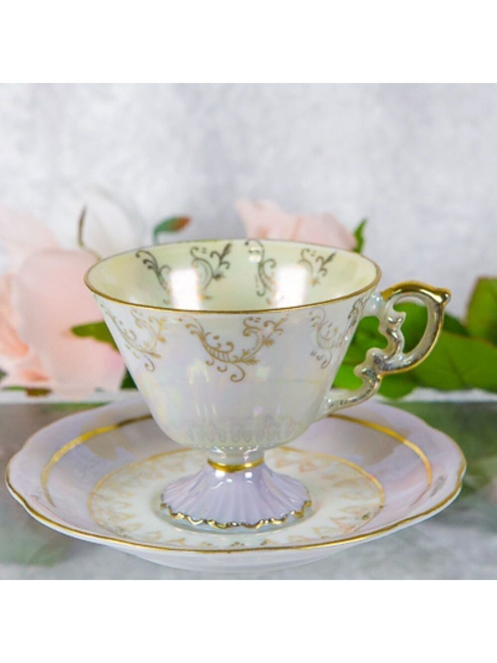 DAINTY VINTAGE JAPAN LUSTERWARE Fluted Pedestal Teacup w/Saucer 1950s